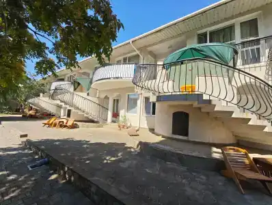 Приморский дворик - 93