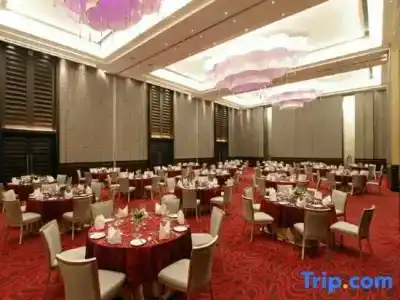 Holiday Inn Mumbai International Airport, An Ihg - 89