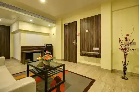 Mumbai House-Juhu - 24