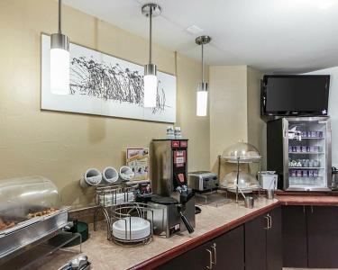 Rodeway Inn Airport - 5