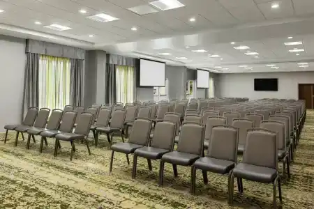 Drury Inn & Suites - 28