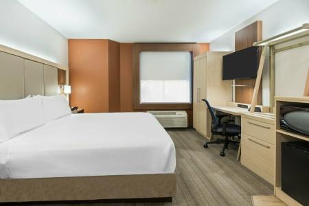 Holiday Inn Express & Suites - Nearest Universal Orlando, an IHG - 81