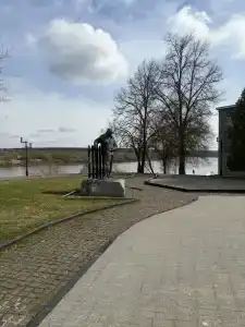 Ночь над рекой - 8