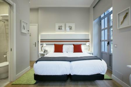 Legazpi Doce Studios Suites - 45