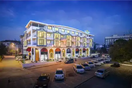 The Sansa & Spa - 10