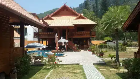 Golden Teak Resort Baan Sapparot - 20