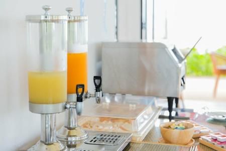 Triple Tree Beach Resort - 41