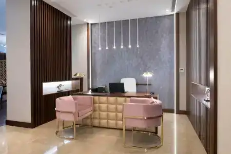 Crowne Plaza - 24