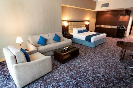Golden Tulip - 38