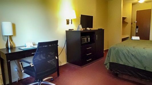Quality Inn Airport - 37