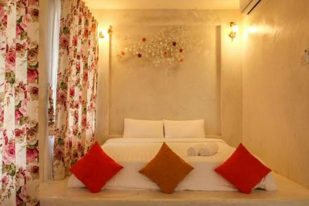 Laemsing Whitehouse - 22