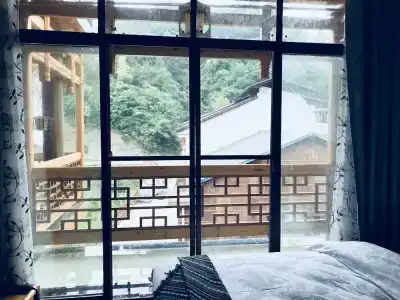 Longquan Inn - 1