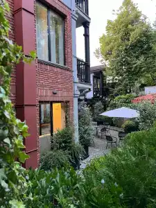 Seventeen Rooms - 16