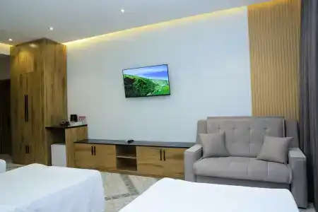 Rich Land - 8