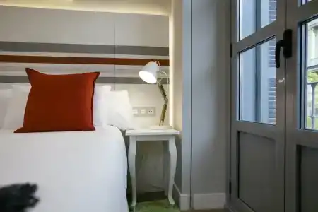 Legazpi Doce Studios Suites - 39