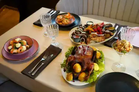 Александр - 27