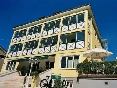 Astoria - 6