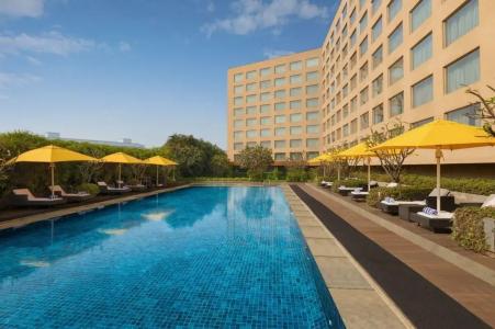 Courtyard by Marriott Mumbai International Airport - 2