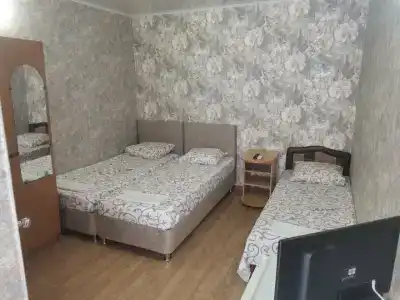 у Александра - 33