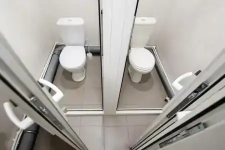 YU Hostel - 8