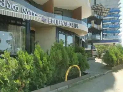 Boulevardside - 35