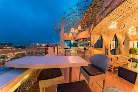 Howard Plaza The Fern, - 17