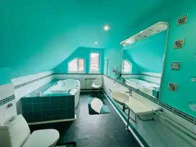 загородный с бассейном и сауной - 35