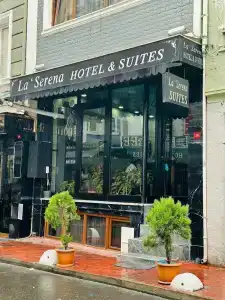 La Serena & Suites - 40