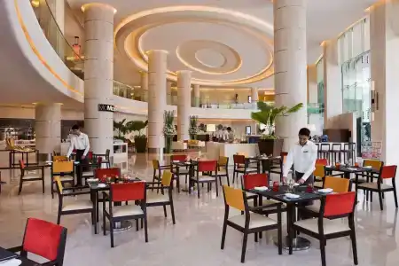 Courtyard by Marriott Mumbai International Airport - 72