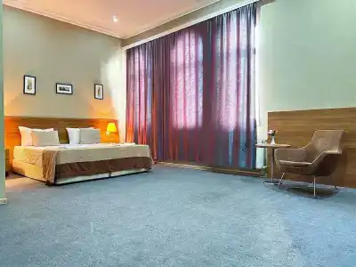 The Family - Free Massage - 21