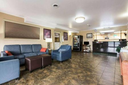 Quality Inn Airport - 47