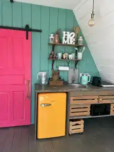 Треугольный стильный дом рядом с сыроварней - 51