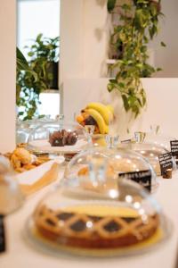 Tomato Backpackers - 35