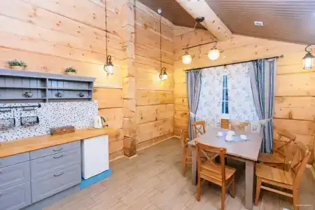 Губернский - 82