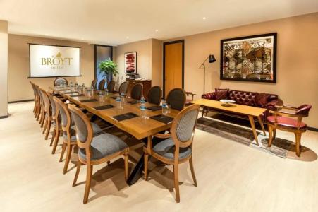 Broyt Suites - 72