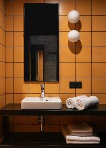 Globe Runner & Hostel - 57
