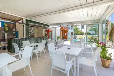 Princess Kinli Suites - 23