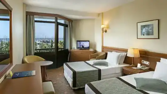 Truemars & Suites - 8