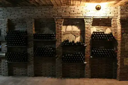 Twins Wine House - 3