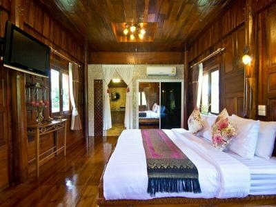 Bueng Bua Thong - 43