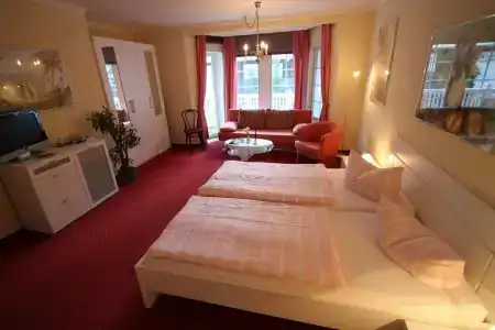 Im Schwedischen Hof - 15