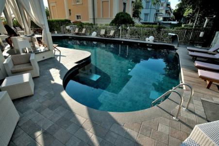 Le Rose Suite - 16