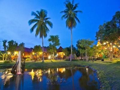 Bueng Bua Thong - 36