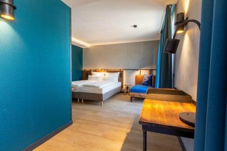 Unsöld's Factory - 26