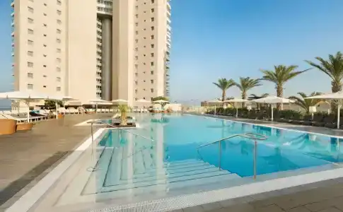 Ramada & Suites by Wyndham Netanya - 5