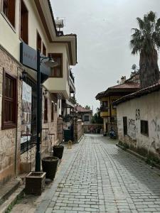 Kiana KaleİÇİ - 44