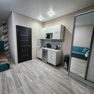 У Анжелы - 18