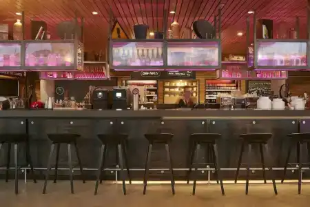 Moxy Frankfurt Airport - 4