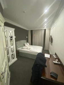 London Boutique - 46