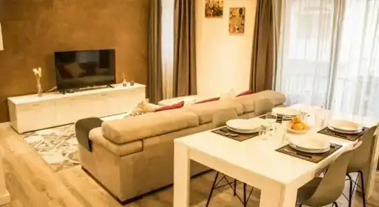 Luxury Circle Suites - 3